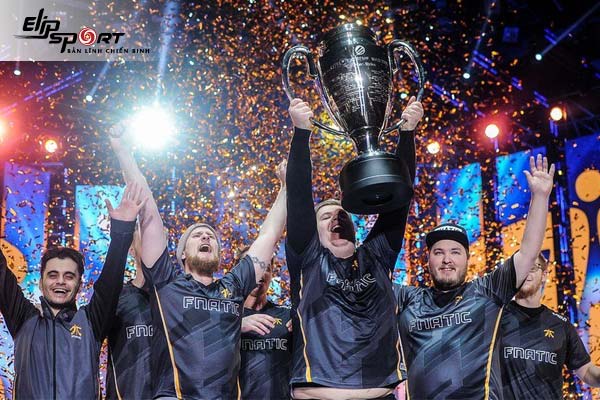 Lợi ích và Thách thức của Thể Thao Điện Tử: Một Cái Nhìn Toàn Diện về Esports